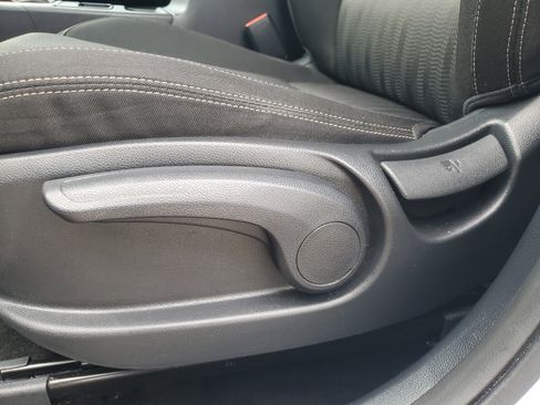 Used 2019 Kia Sportage LX image 17