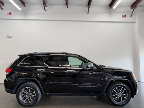 Used 2019 Jeep Grand Cherokee Limited w/ Luxury Group II RWD image 2