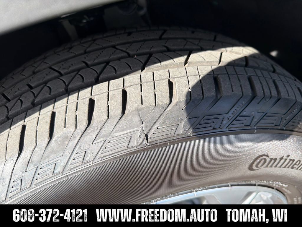 Used 2025 Chevrolet Blazer LT AWD/4WD image 27