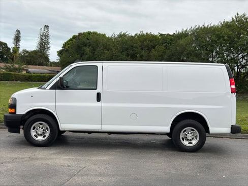 Used 2021 Chevrolet Express 2500 w/ Driver Convenience Package image 4
