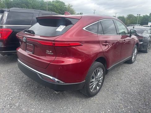 Used 2021 Toyota Venza XLE w/ Softex Package image 4