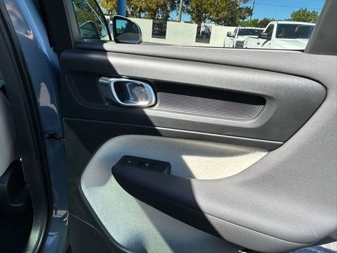 Used 2023 Volvo XC40 B5 Plus w/ Protection Package Premier image 37