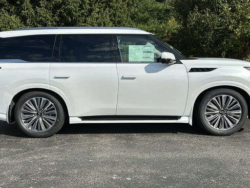 New 2026 INFINITI QX80 Luxe image 14