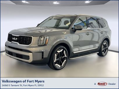 Used 2024 Kia Telluride EX w/ EX Captain's Chair Package