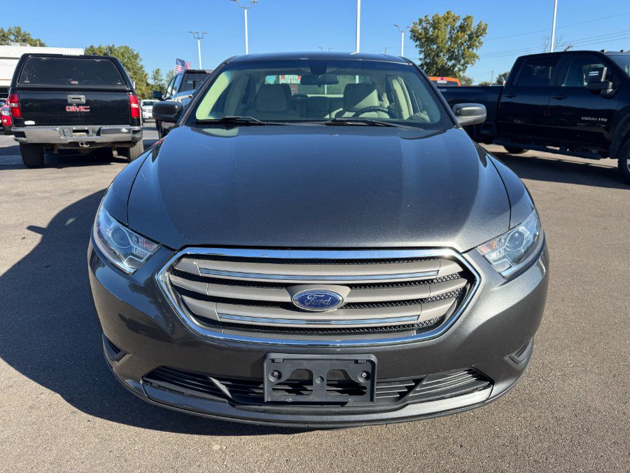 Used 2018 Ford Taurus SE FWD image 8