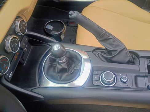 Used 2020 MAZDA MX-5 Miata RF Grand Touring RWD image 37