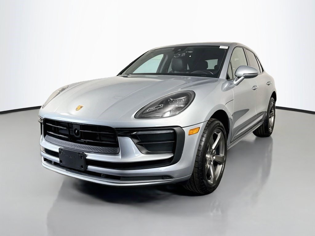 Used 2023 Porsche Macan AWD/4WD image 4