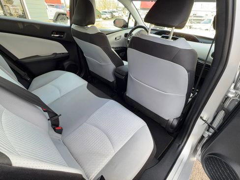 Used 2017 Toyota Prius Two image 21