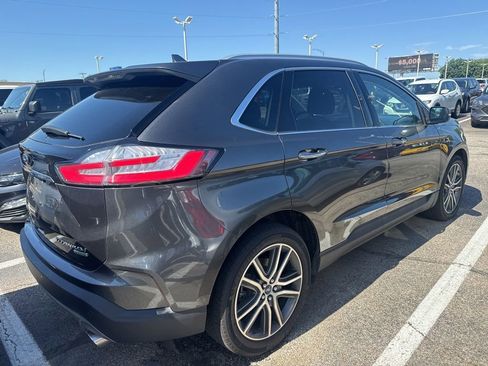 Used 2019 Ford Edge Titanium FWD image 2