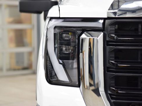 Used 2024 GMC Sierra 2500 Pro AWD/4WD image 13