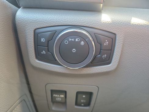 Used 2018 Ford F150 XLT w/ Equipment Group 302A Luxury AWD/4WD image 28