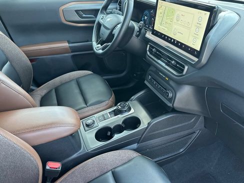 Certified 2025 Ford Bronco Sport Outer Banks w/ Outer Banks Tech Package+ AWD/4WD image 17