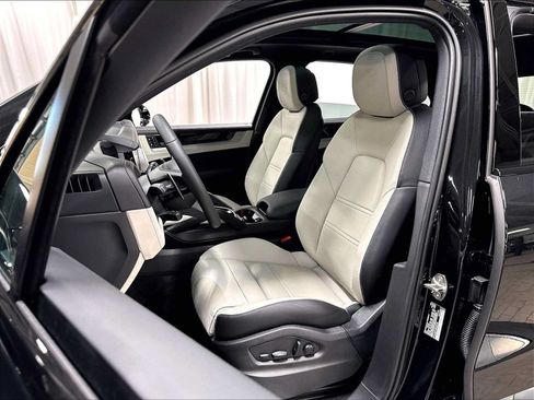 New 2026 Porsche Cayenne AWD/4WD image 5