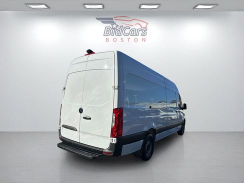 Used 2023 Mercedes-Benz Sprinter 2500 image 4