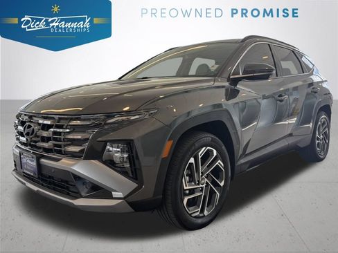 Used 2025 Hyundai Tucson Limited AWD/4WD image 1