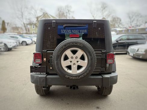 Used 2018 Jeep Wrangler Unlimited Sport S image 11