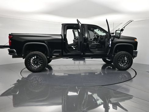 Used 2023 Chevrolet Silverado 2500 LTZ AWD/4WD image 49