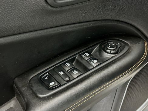 Used 2018 Jeep Compass Limited image 15