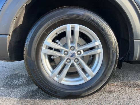 Certified 2023 Ford Explorer XLT w/ Equipment Group 202A image 14