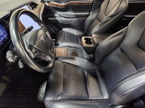 Used 2018 Tesla Model X 75D image 31