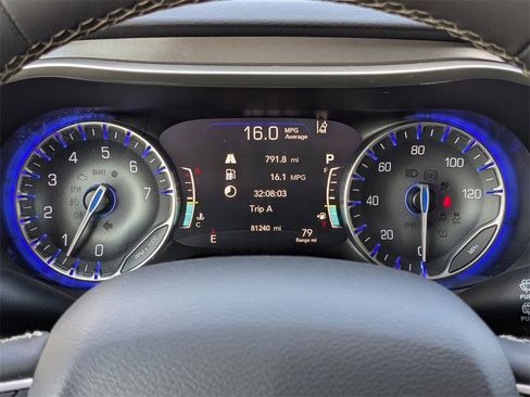 Used 2022 Chrysler Pacifica Touring-L image 36
