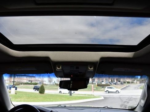 Used 2016 Cadillac Escalade Premium image 23