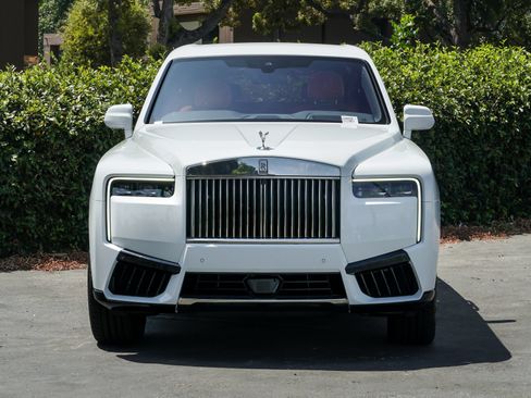 New 2026 Rolls-Royce Cullinan AWD/4WD image 10