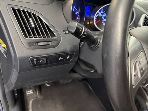 Used 2010 Hyundai Tucson GLS w/ Popular Equipment Pkg 2 FWD image 33
