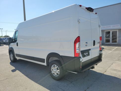 New 2025 RAM ProMaster 2500 w/ Quick Order Package 22G SLT FWD image 3