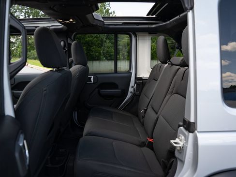 Used 2023 Jeep Wrangler Unlimited w/ Sun & Screen Package AWD/4WD image 19