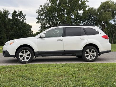 Used 2014 Subaru Outback 2.5i Premium AWD/4WD image 7