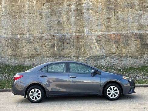 Used 2016 Toyota Corolla image 8