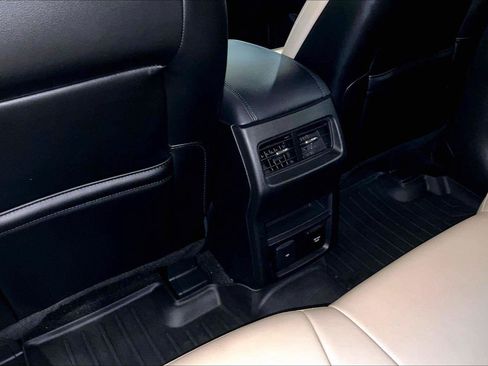 Used 2019 Ford Edge SEL w/ Equipment Group 201A AWD/4WD image 34