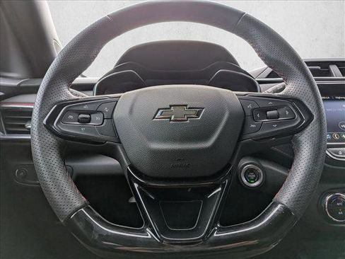 Used 2021 Chevrolet TrailBlazer RS w/ Sun and Liftgate Package image 16