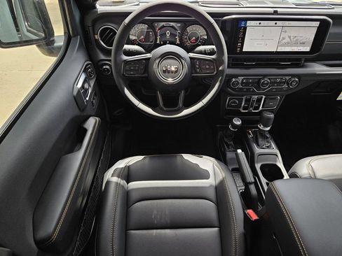 New 2026 Jeep Gladiator Sport AWD/4WD image 9