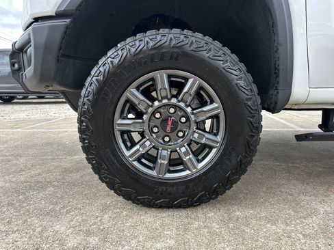 Certified 2025 GMC Sierra 1500 AT4X AWD/4WD image 12