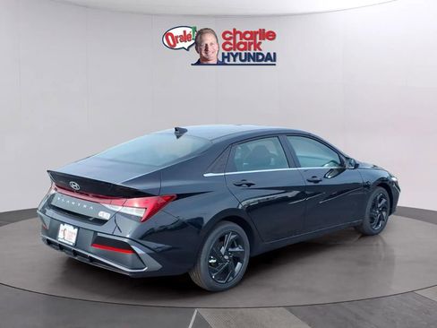 New 2026 Hyundai Elantra SEL Sport Premium FWD image 5