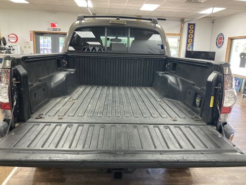 Used 2012 Toyota Tacoma 4x4 Double Cab w/ TRD Off-Road Pkg image 17