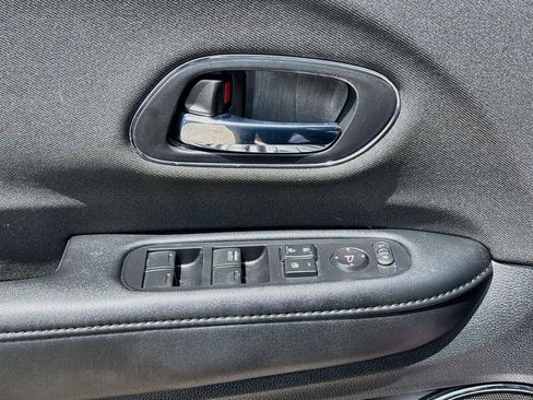 Used 2020 Honda HR-V EX image 17
