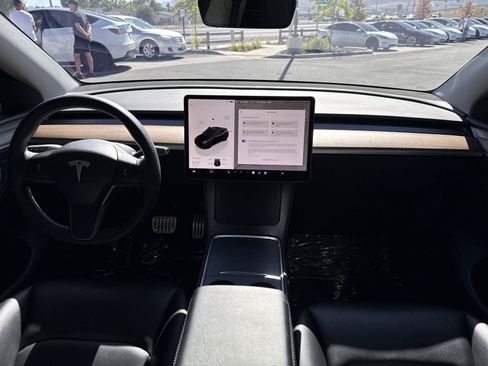 Used 2023 Tesla Model Y Performance AWD/4WD image 21