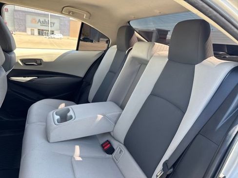 Used 2022 Toyota Corolla LE image 17