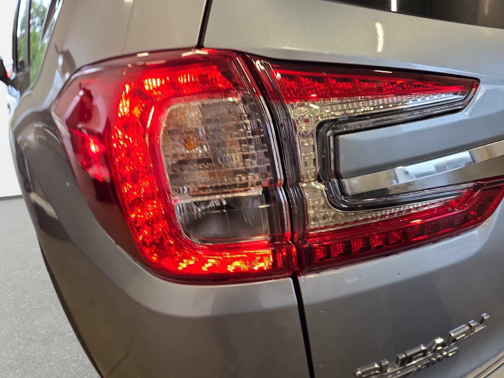 Used 2025 Subaru Ascent Touring w/ Popular Package #1 AWD/4WD image 33