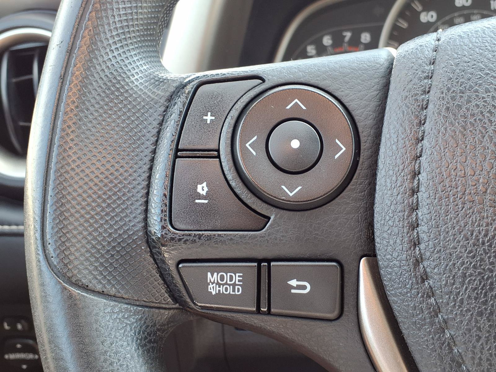 Used 2013 Toyota RAV4 XLE AWD/4WD image 30