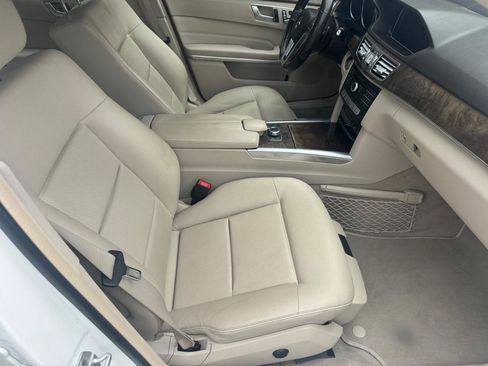 Used 2016 Mercedes-Benz E 350 4MATIC Sedan image 13