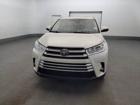 Used 2019 Toyota Highlander XLE AWD/4WD image 15