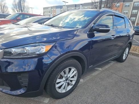 Used 2019 Kia Sorento LX w/ LX Convenience Package image 4