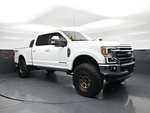 Used 2021 Ford F250 Lariat w/ Lariat Ultimate Package AWD/4WD image 22
