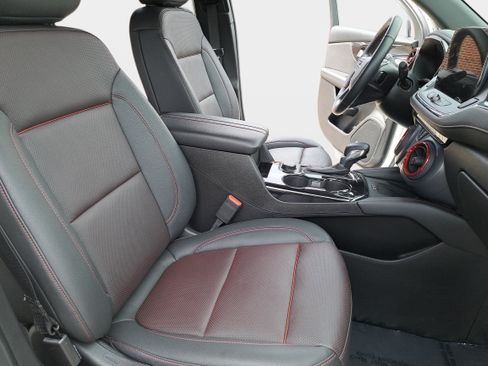 Used 2023 Chevrolet Blazer RS w/ Enhanced Convenience Package FWD image 10