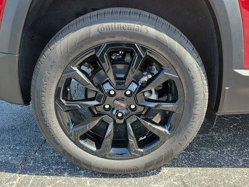 Used 2026 GMC Terrain Elevation w/ Elevation Premium Package FWD image 9
