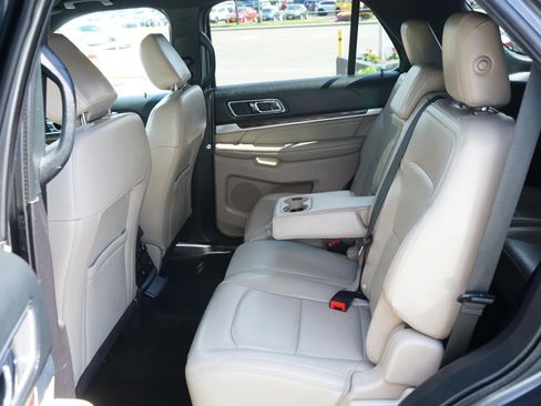 Used 2018 Ford Explorer Limited AWD/4WD image 15
